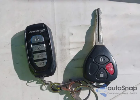 2009 Toyota Matrix S z USA, uszkodzony, nr VIN 2T1LE40E99C002883